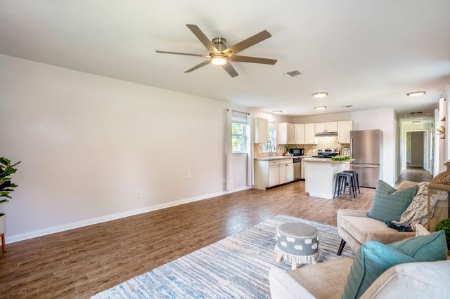 306 Foster Street, Tomball, TX 77375