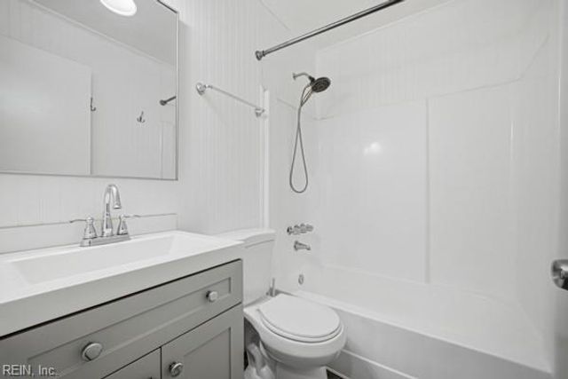 7398 Battery DR, Gloucester, VA 23061