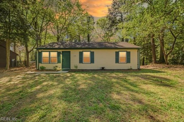 7398 Battery DR, Gloucester, VA 23061