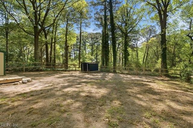 7398 Battery DR, Gloucester, VA 23061