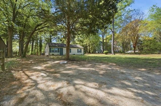 7398 Battery DR, Gloucester, VA 23061