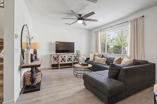 3034 Mesmerizing Walk, Sacramento, CA 95835