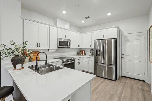 3034 Mesmerizing Walk, Sacramento, CA 95835