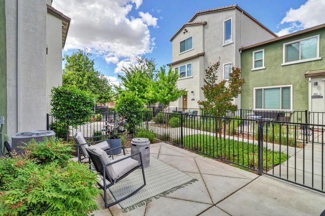 3034 Mesmerizing Walk, Sacramento, CA 95835