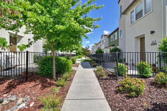 3034 Mesmerizing Walk, Sacramento, CA 95835