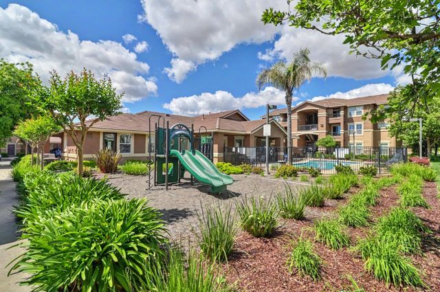 3034 Mesmerizing Walk, Sacramento, CA 95835