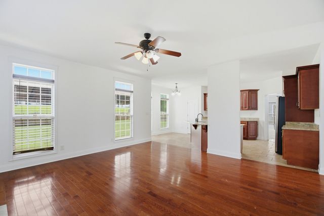 124 Covey Rise Cir, Clarksville, TN 37043