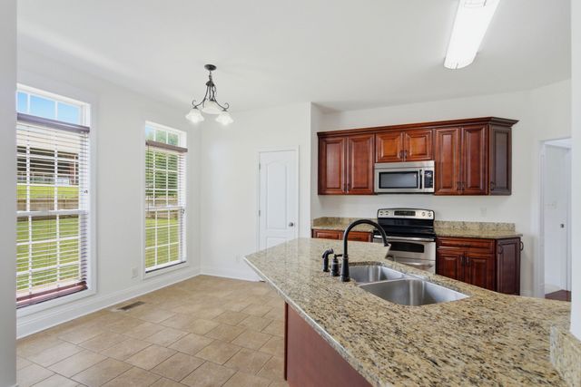 124 Covey Rise Cir, Clarksville, TN 37043