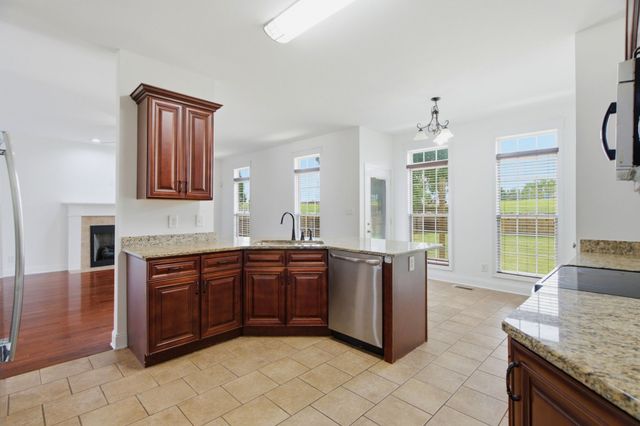 124 Covey Rise Cir, Clarksville, TN 37043