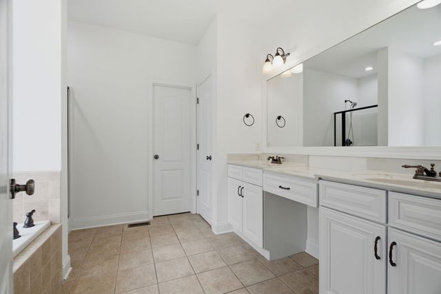 124 Covey Rise Cir, Clarksville, TN 37043