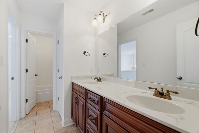 124 Covey Rise Cir, Clarksville, TN 37043