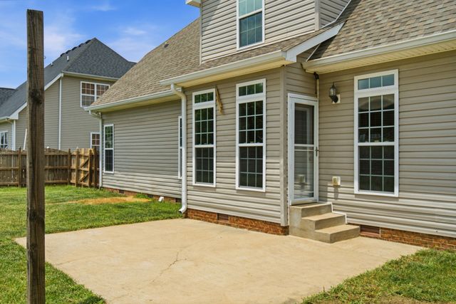 124 Covey Rise Cir, Clarksville, TN 37043