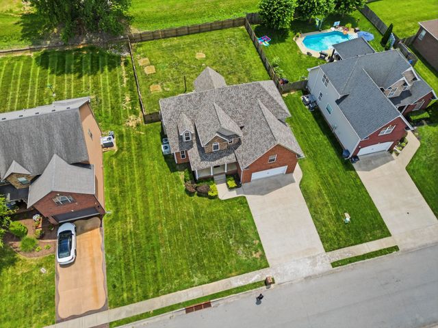 124 Covey Rise Cir, Clarksville, TN 37043