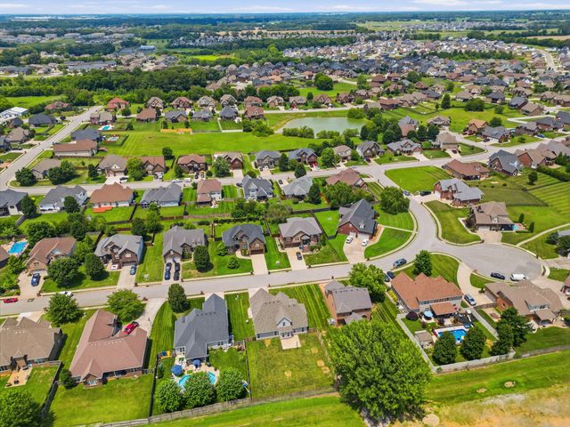 124 Covey Rise Cir, Clarksville, TN 37043