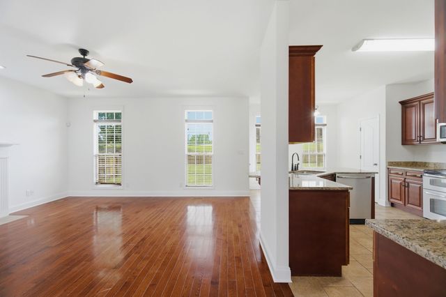 124 Covey Rise Cir, Clarksville, TN 37043