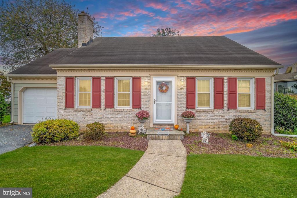 111 FLORENTINE DR, Willow Street, PA 17584