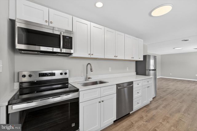 3 MARLYN RD, Newark, DE 19713