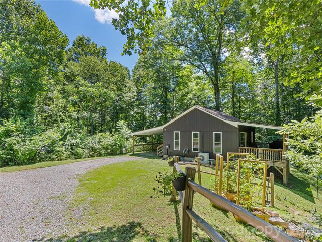 322 McKinzie Place, Waynesville, NC 28785