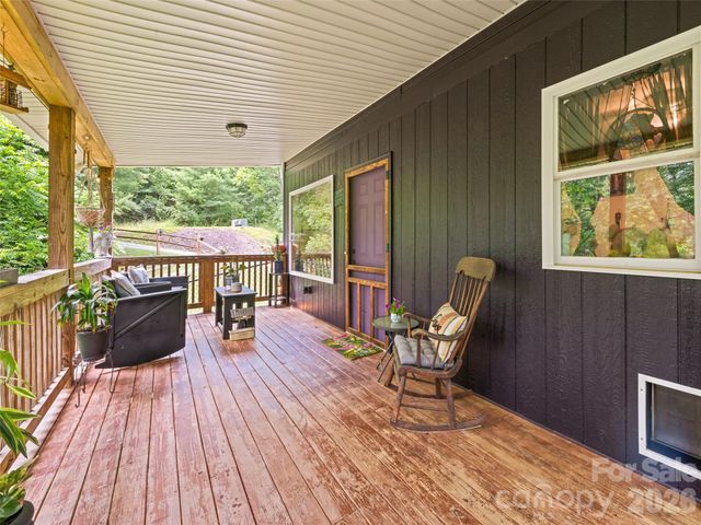 322 McKinzie Place, Waynesville, NC 28785