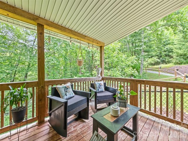 322 McKinzie Place, Waynesville, NC 28785