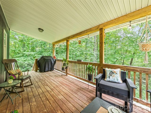 322 McKinzie Place, Waynesville, NC 28785