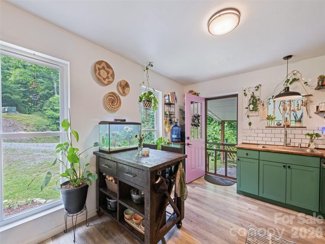 322 McKinzie Place, Waynesville, NC 28785