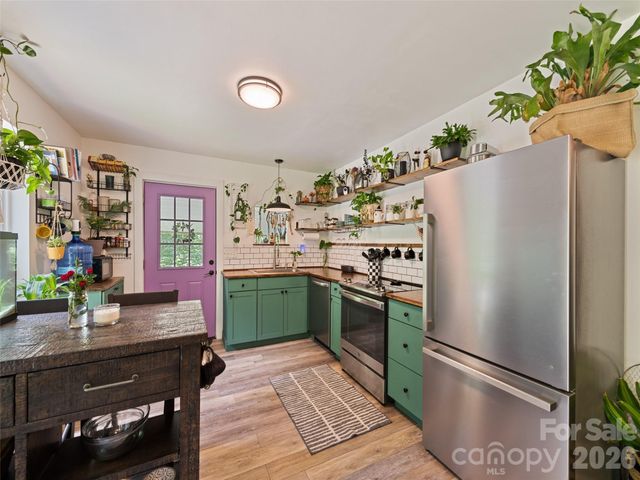 322 McKinzie Place, Waynesville, NC 28785