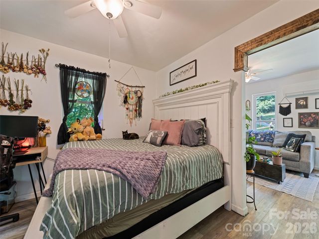 322 McKinzie Place, Waynesville, NC 28785