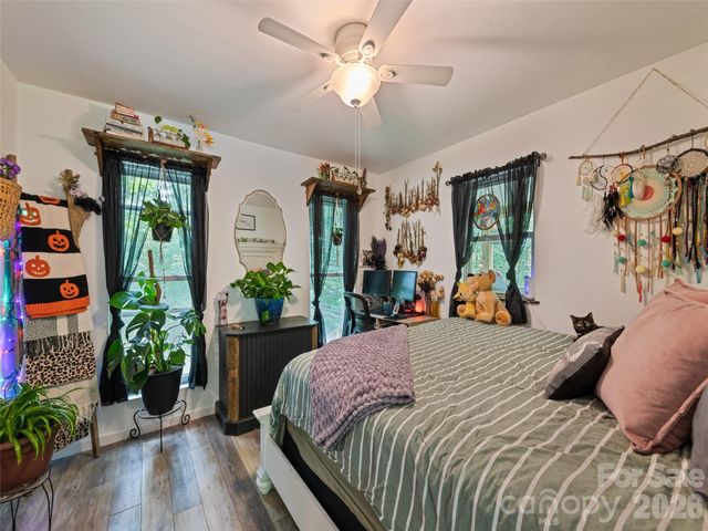 322 McKinzie Place, Waynesville, NC 28785