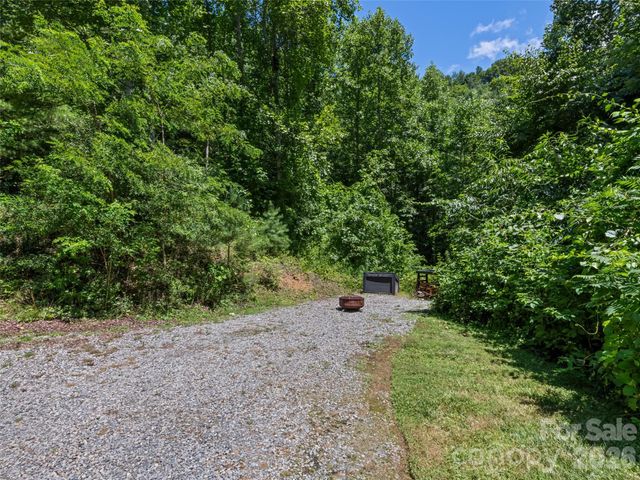 322 McKinzie Place, Waynesville, NC 28785