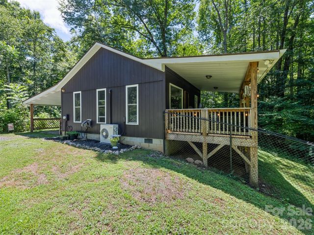 322 McKinzie Place, Waynesville, NC 28785