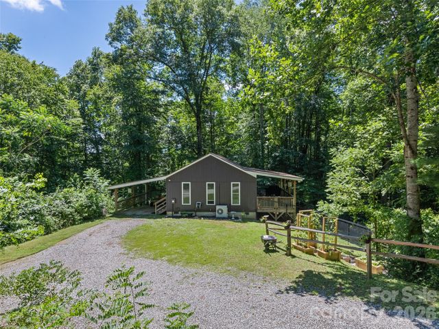 322 McKinzie Place, Waynesville, NC 28785