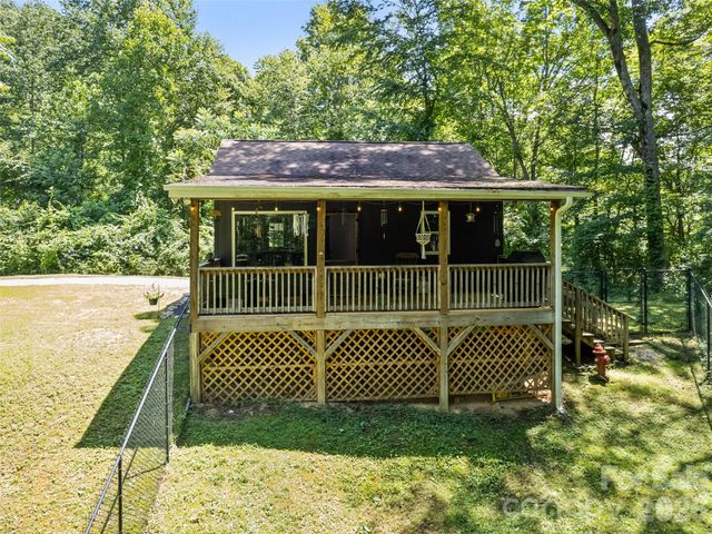 322 McKinzie Place, Waynesville, NC 28785