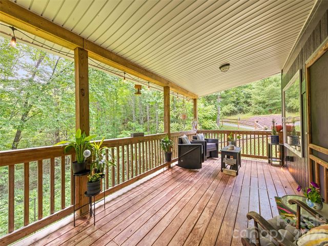 322 McKinzie Place, Waynesville, NC 28785