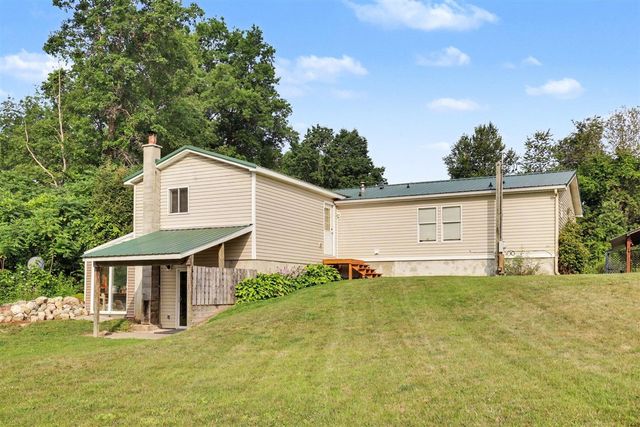 9752 Fuller Road, Greenville, MI 48838