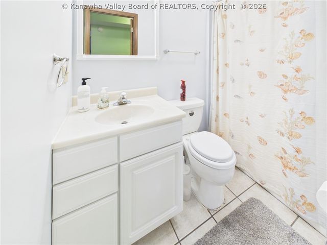 5233A Beechcrest Drive, Cross Lanes, WV 25313