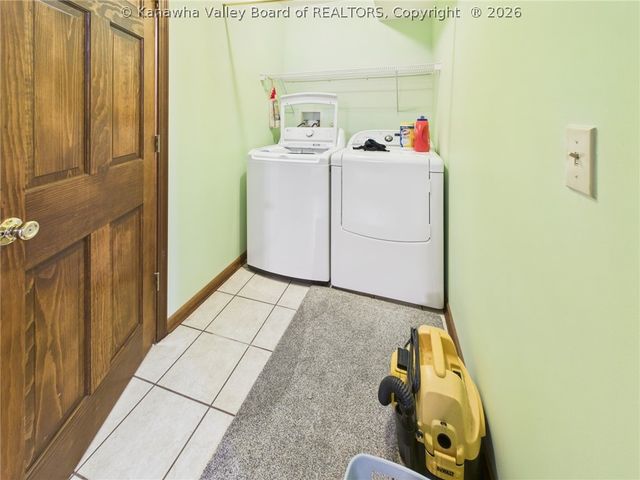 5233A Beechcrest Drive, Cross Lanes, WV 25313