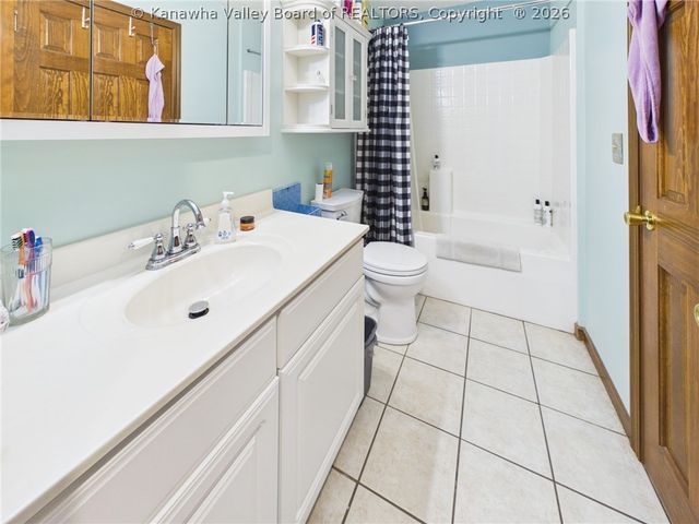 5233A Beechcrest Drive, Cross Lanes, WV 25313