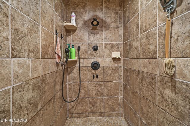 68 Boone Dock Rd, Jamestown, TN 38556