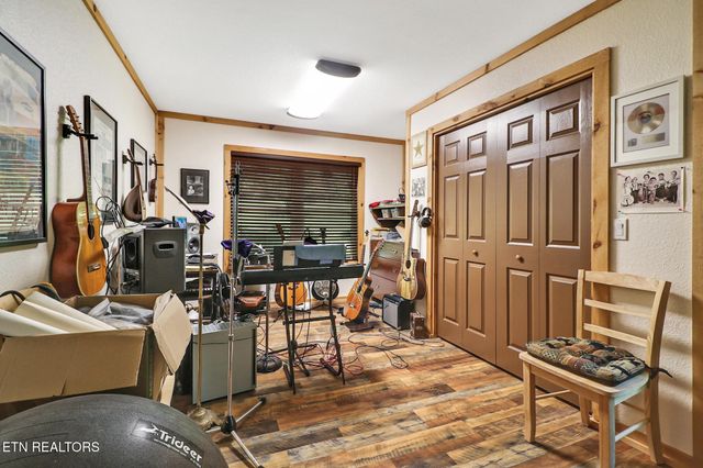 68 Boone Dock Rd, Jamestown, TN 38556