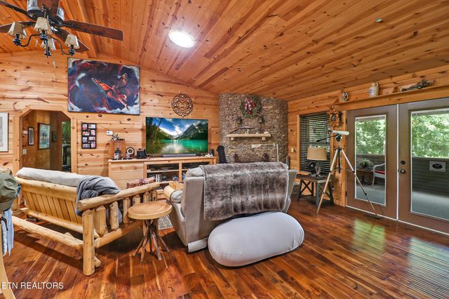 68 Boone Dock Rd, Jamestown, TN 38556