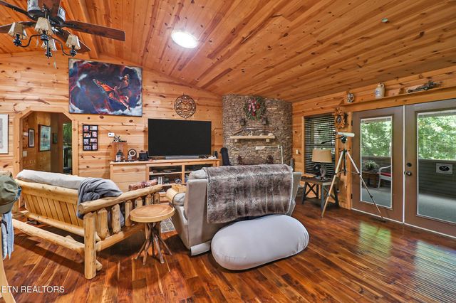 68 Boone Dock Rd, Jamestown, TN 38556