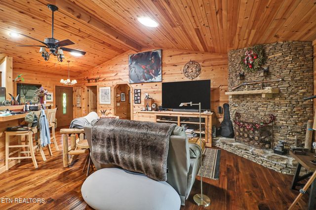 68 Boone Dock Rd, Jamestown, TN 38556