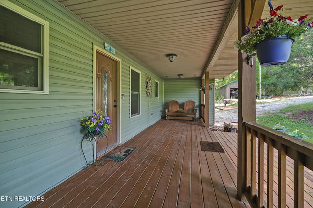 68 Boone Dock Rd, Jamestown, TN 38556