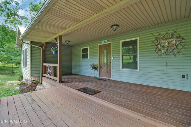 68 Boone Dock Rd, Jamestown, TN 38556