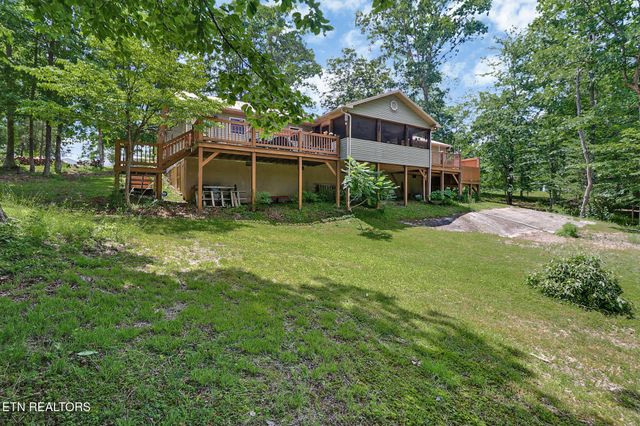 68 Boone Dock Rd, Jamestown, TN 38556