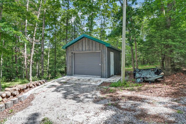 68 Boone Dock Rd, Jamestown, TN 38556