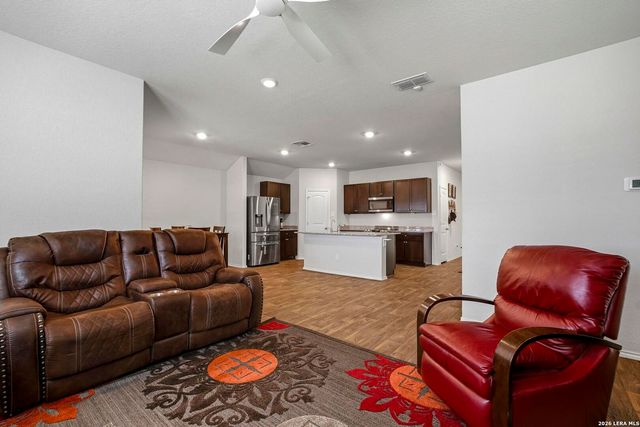 937 Cinnamon Teal, Seguin, TX 78155