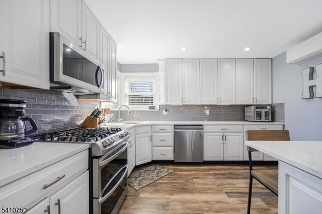 23 Berkshire Rd, Fair Lawn Boro, NJ 07410