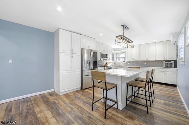 23 Berkshire Rd, Fair Lawn Boro, NJ 07410